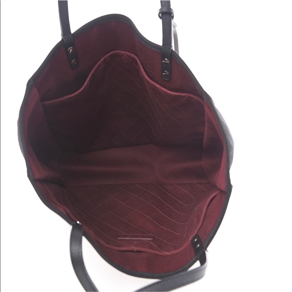 Pre loved authentic Chanel tote - Picture 4 of 16